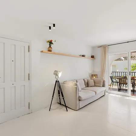 Casa Flora Con Piscinas En Кальпе