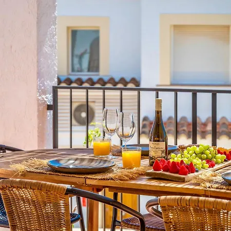 Casa Flora Con Piscinas En Апартаменты