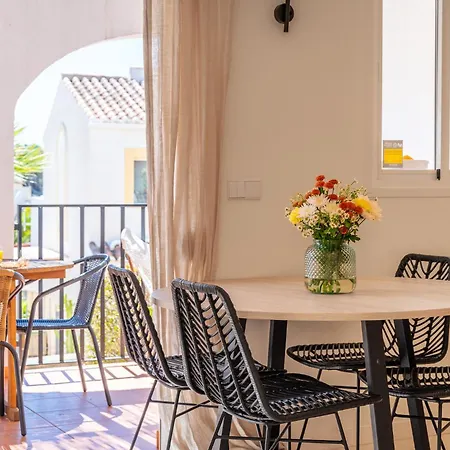 Casa Flora Con Piscinas En Апартаменты