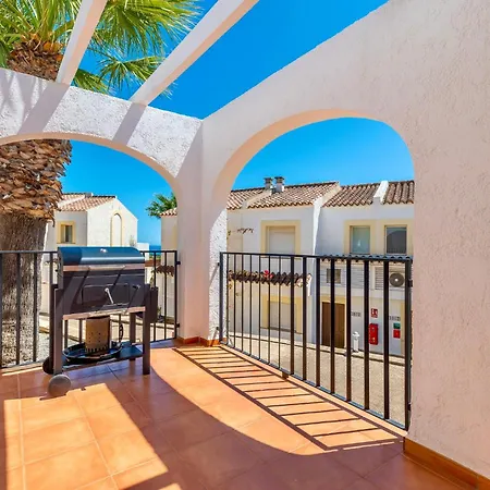Casa Flora Con Piscinas En Апартаменты *